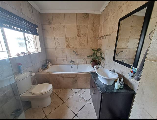 3 BEDROOM HOUSE FOR SALE IN THREE RIVERS EAST